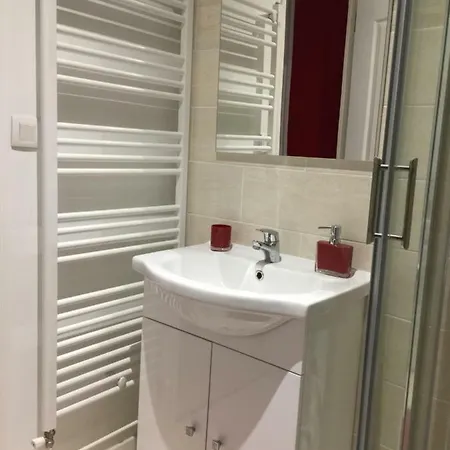 Apartament Noir Et Blanc